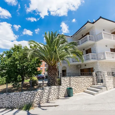 Apartment Bisera *
